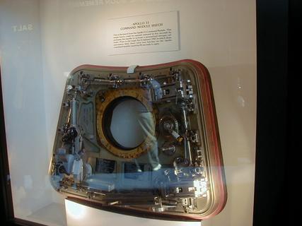 Apollo command module hatch<br>Location: <a href="https://www.google.com/maps/search/?api=1&query=38.88817,-77.01987" target="_new">Smithsonian National Air and Space Museum</a>